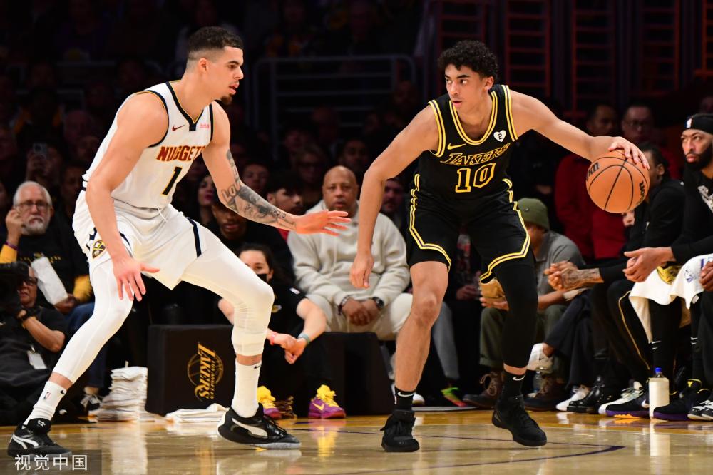 足球不仅仅 足球不仅仅